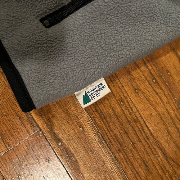 Vintage MEC zip up fleece - Picture 4 of 4